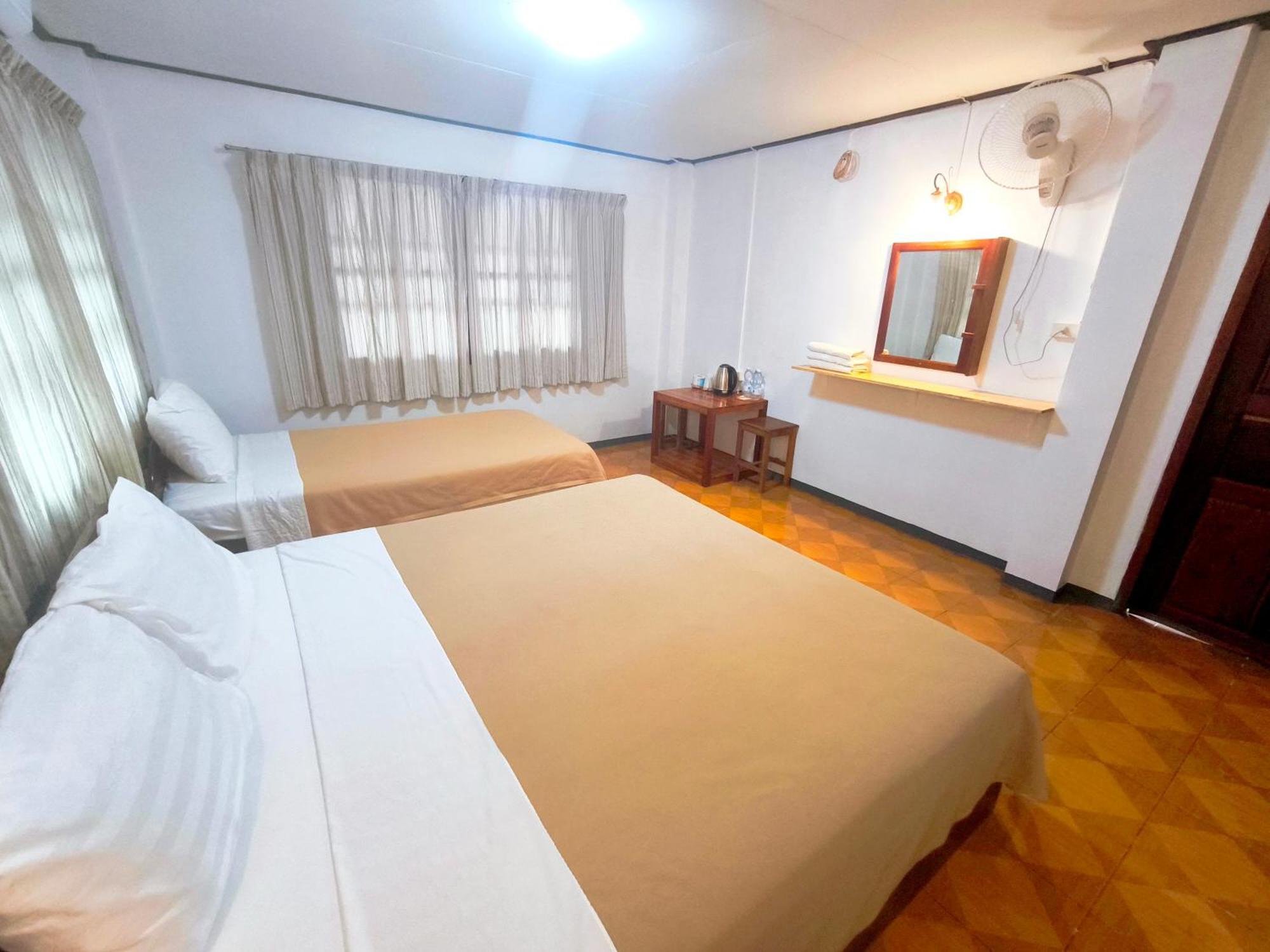 Sabaydee Guesthouse Хуайсай Номер фото
